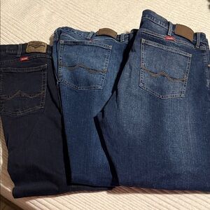 Wrangler Men's Dark and Medium Blue Relaxed Jeans